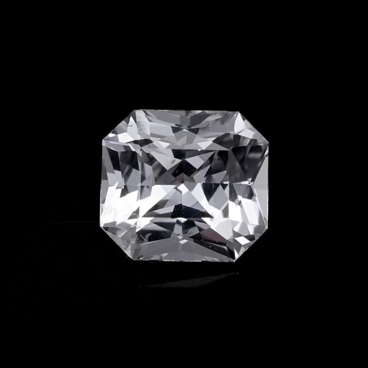 3.28 Ct. White Sapphire from Ceylon (Sri Lanka)